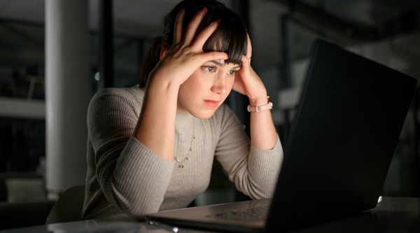 Почему вечнозелёный контент устаревает быстрее в мире поиска с искусственным интеллектом — и что с этим делать